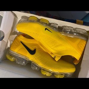 Yellow Nike air vapormax brand new